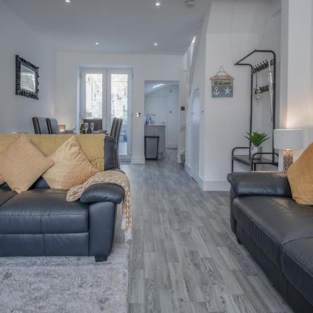 Hawtree Cottage - 2 Bedroom Cottage - Tenby Bagian luar foto