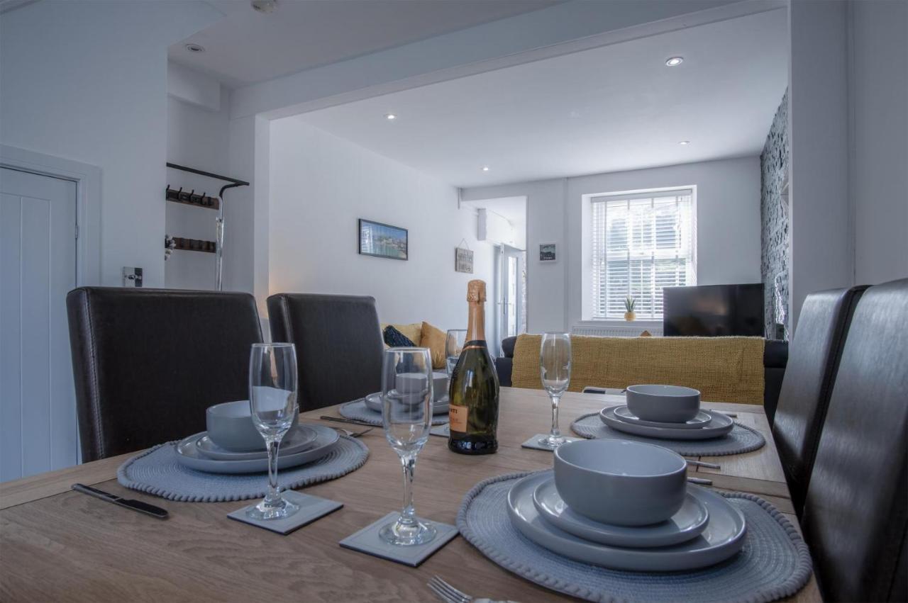 Hawtree Cottage - 2 Bedroom Cottage - Tenby Bagian luar foto