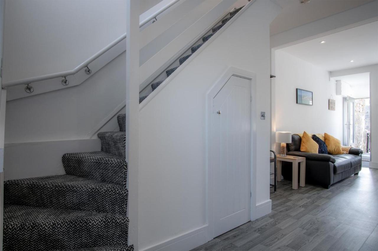 Hawtree Cottage - 2 Bedroom Cottage - Tenby Bagian luar foto