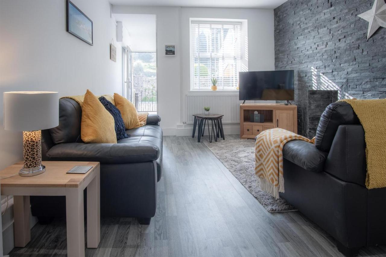 Hawtree Cottage - 2 Bedroom Cottage - Tenby Bagian luar foto